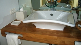 badmoebel-waschbeckenunterschrank03.jpg